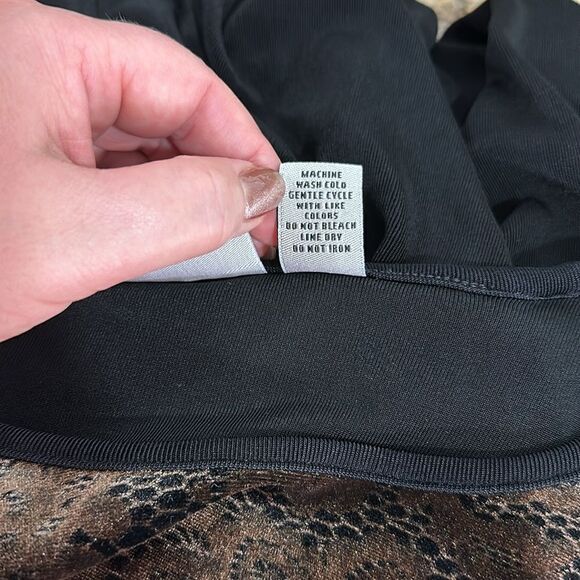 Chico’s Travelers Long Sleeve Patchwork Beaded Animal Print Top Size XL - Picture 6 of 9